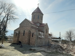 თქვენი დახმარებით, ხაშურში 12 მოციქულის ტაძრის მშენებლობა მალე დასრულდება და პირველი წირვა-ლოცვაც აღევლინება