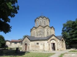 კაცხის ტაძარი ბაღვაშთა ძლიერ ფეოდალურ გვარს ეკუთვნოდა და მათი საგვარეულო სამარხი იყო