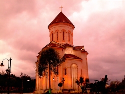 ზესტაფონს ყოვლადწმინდა ღვთისმშობლის შობის სახელობის ტაძარი შეემატა